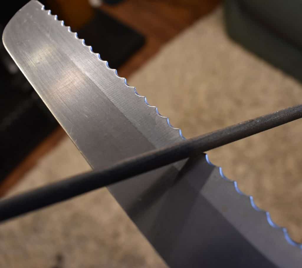 How to sharpen a serrated knife