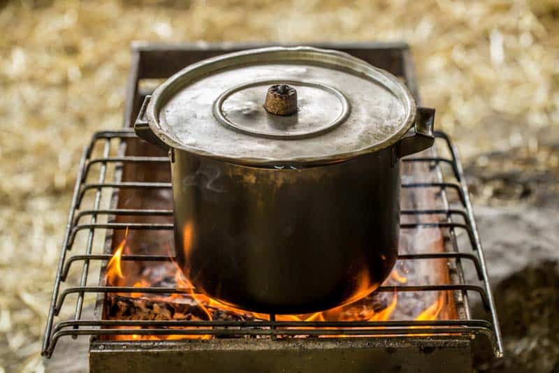 metal grill for bushcraft cooking